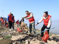 江西湖口县烟草积极开展清理垃圾志愿服务活动